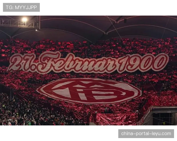 无声的抗议：部分拜仁球迷在客场静默15分钟，抗议高票价